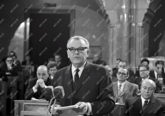 Belpolitika - Országgyűlés, 1974 
