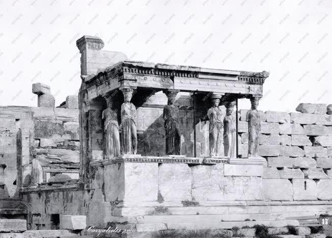Történelem - Az Erekteion az Akropolisz mellett