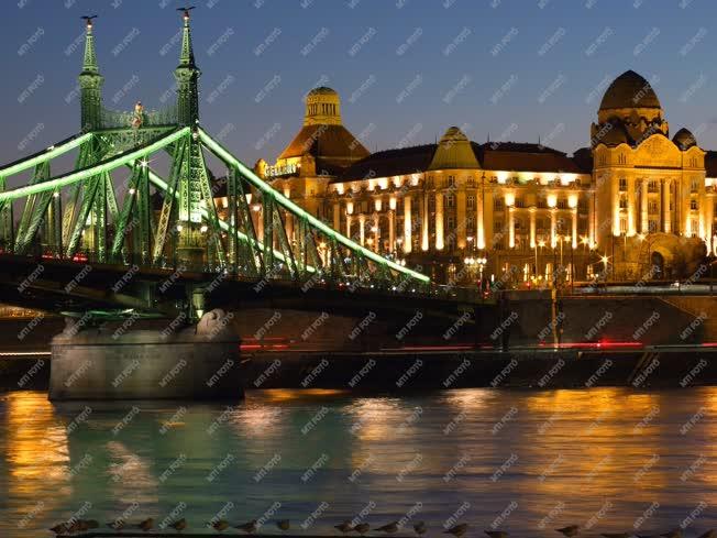 Városkép - Budapest - A Szabadság híd és a Gellért Hotel