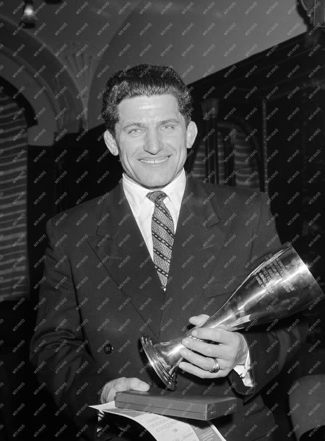 Díj - Az 1961. év legjobb sportolói - díjkiosztó