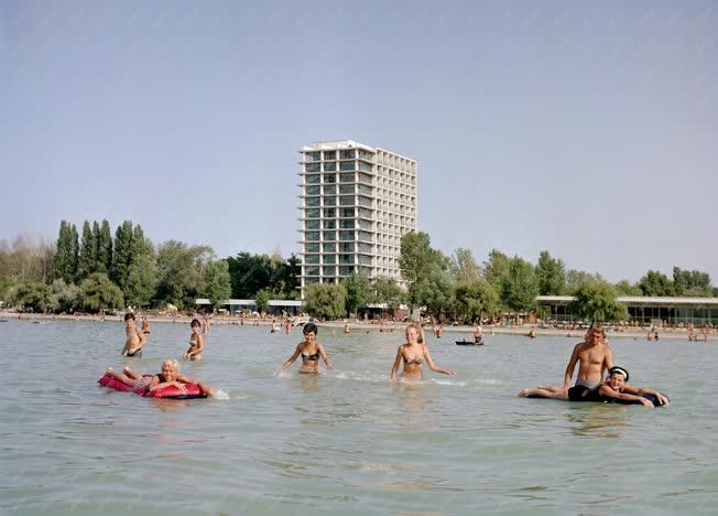 Üdülés - Képek a Balaton somogyi partjáról