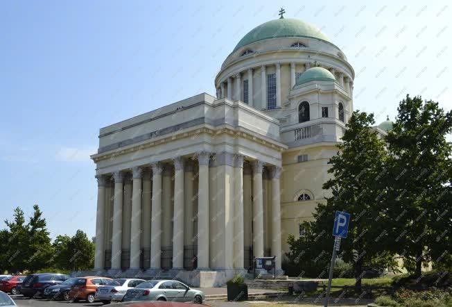 Egyházi épület - Budapest - A Rezső téri templom