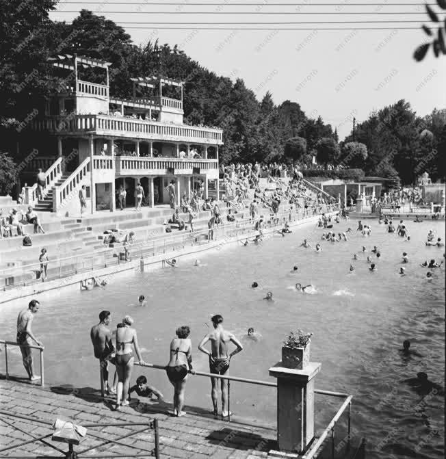 Szabadidő - A Csillaghegyi Strand