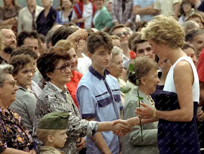 Külkapcsolat - Lady Diana Budapesten