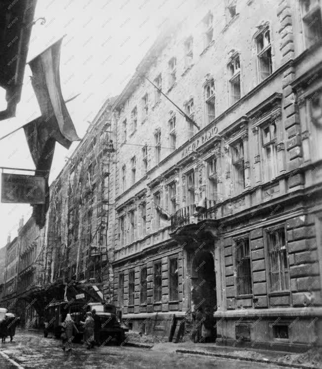 Belpolitika - '56-os forradalom - A Magyar Rádió épülete