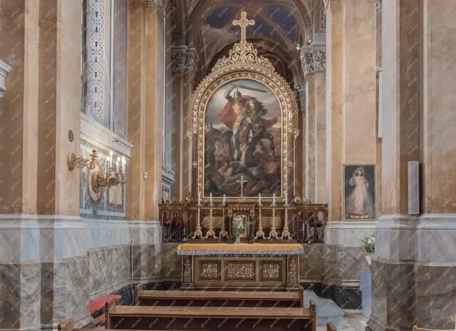 Egyházi épület - Fót - Római katolikus plébániatemplom