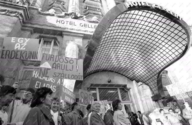 Tüntetés - A Budapest Hilton Szálló dolgozóinak tüntetése