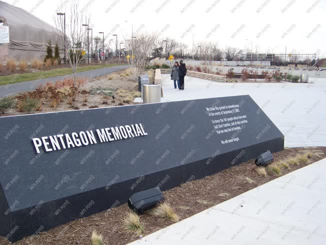 Emlékmű - Pentagon Memorial