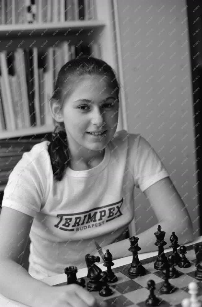 Sport - Sakk - Versenyre készülnek a Polgár lányok