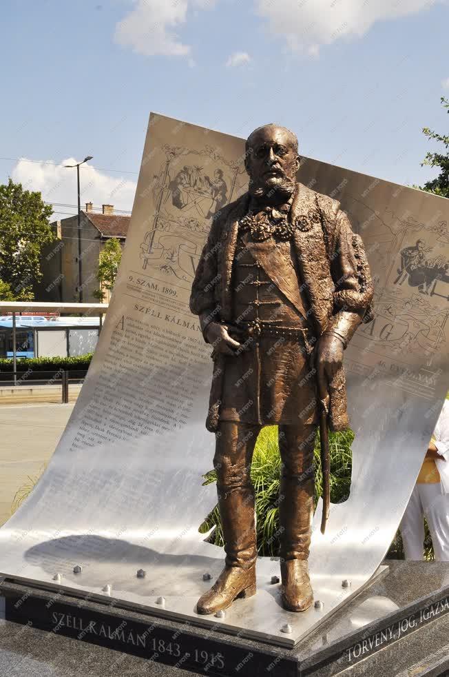 Köztéri szobor - Budapest - Széll Kálmán bronzszobra