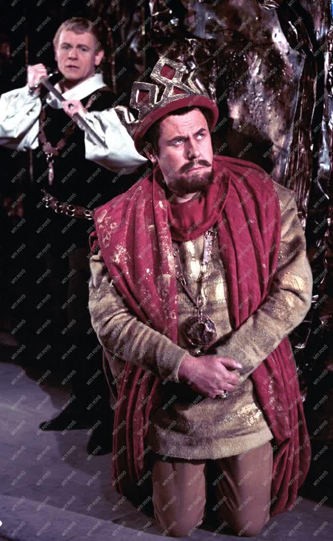 Kultúra - Állami Déryné Színház - William Shakespeare: Hamlet dán királyfi