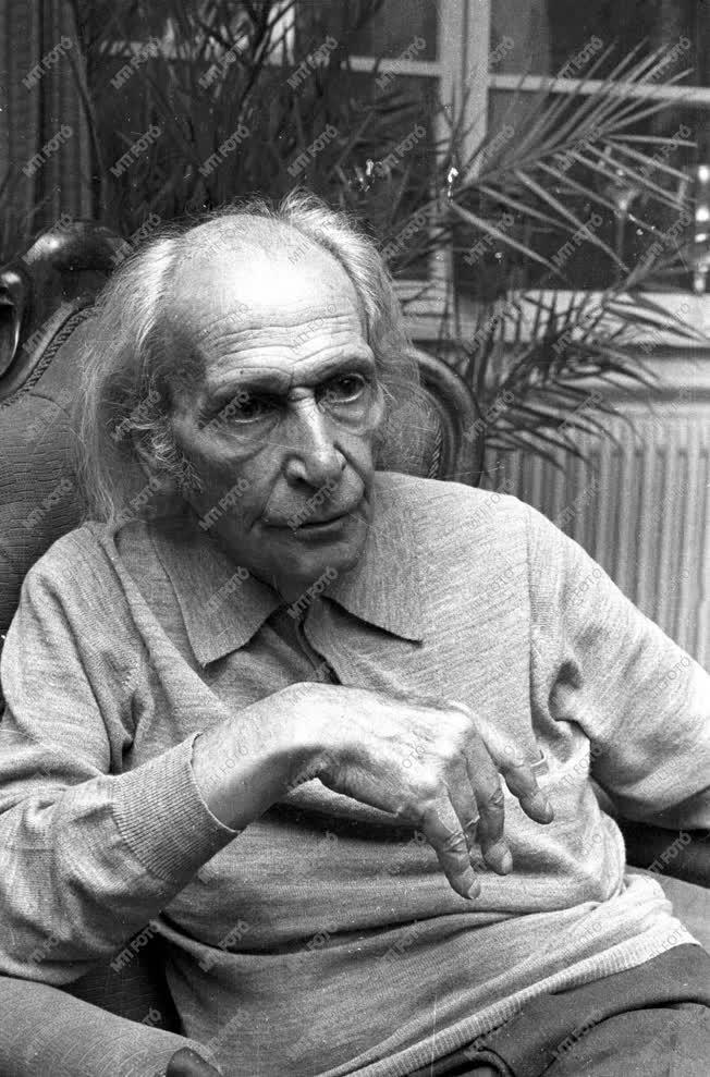 Déry Tibor, Kossuth- és Baumgarten-díjas író