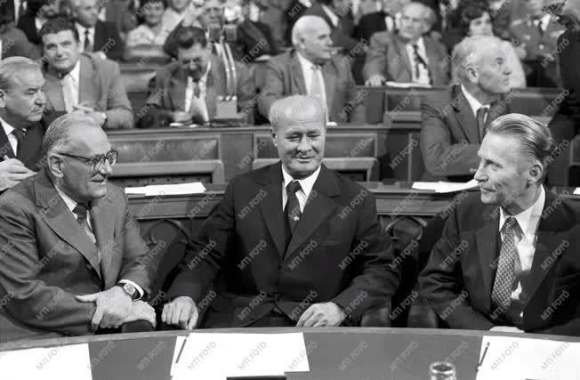 Belpolitika - Országgyűlés 1982-ben 