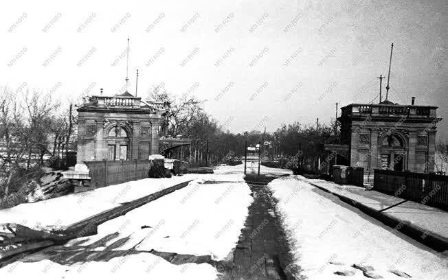 Városkép - Bejárat a Margit-szigetre