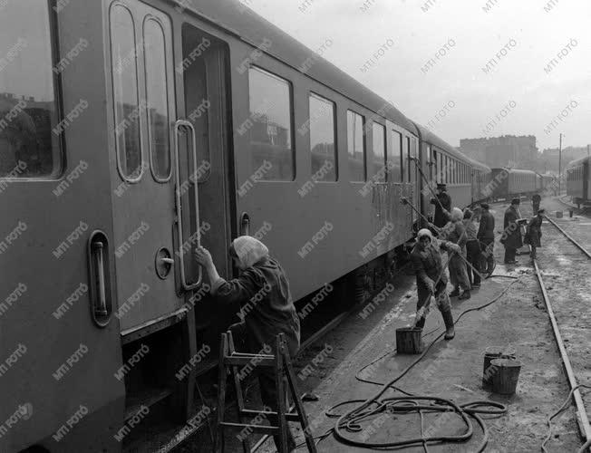 A szerző válogatása - Tavaszi nagytakarítás a MÁV-nál