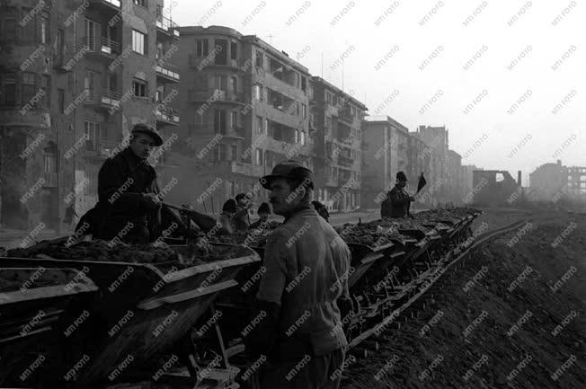 II. világháború – Újjáépítés a romos Budapesten