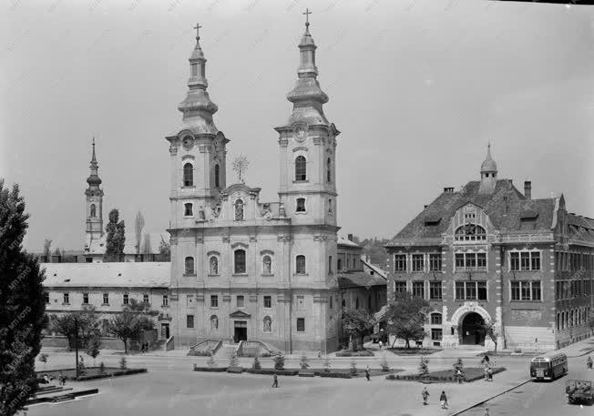 Emberi érdeklődés - A miskolci Hősök tere