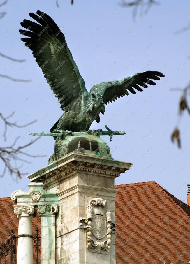 Budapest - Turul szobor - Vár