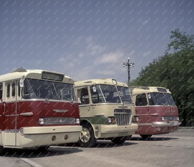 Járműipar - Közlekedés - Ikarus autóbuszok