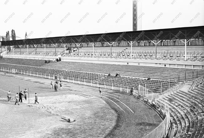 Sport - Újpest - Megújult a Megyeri úti stadion