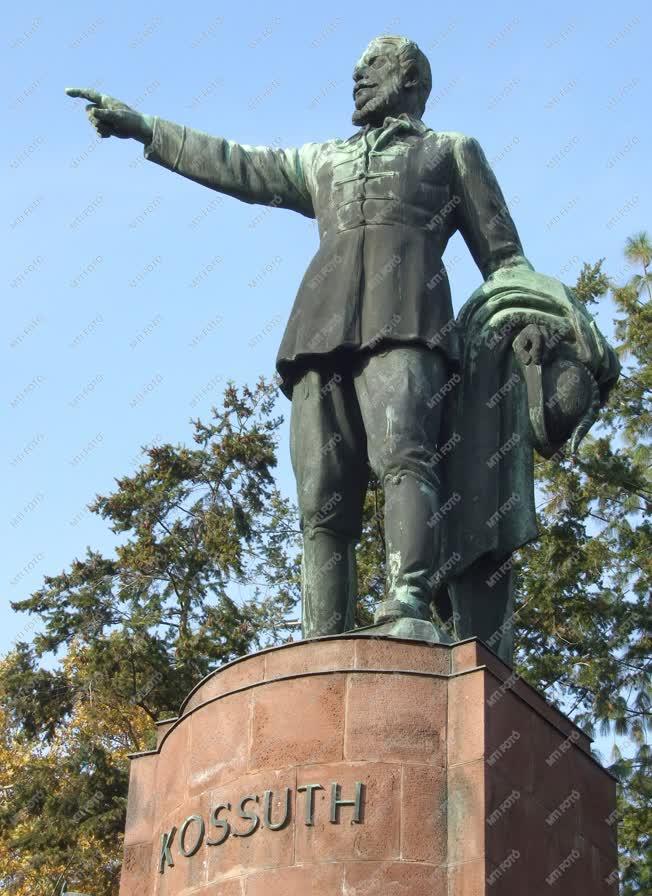Köztéri szobor - Kossuth Lajos