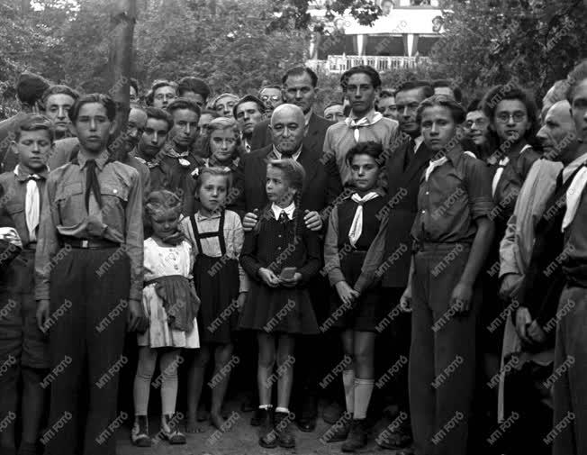 Ifjúsági szervezet - Úttörők táboroznak a Szabadság-hegyen