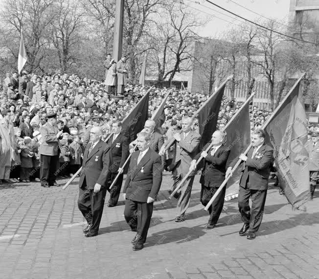 Történelem - Ünnep - Katonai díszszemle