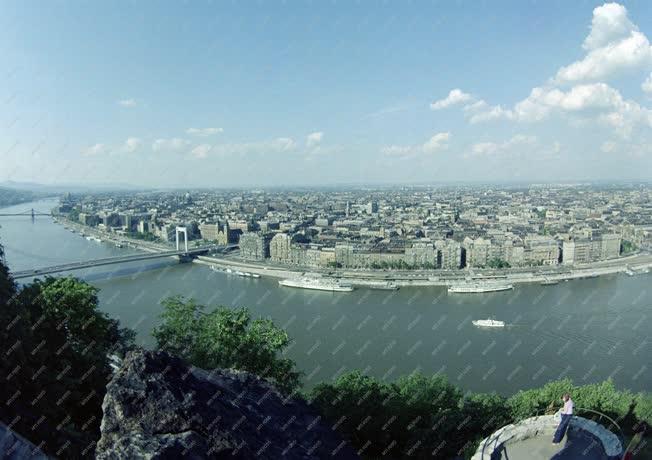 Városkép - Budapesti panoráma a Gellért-hegyről