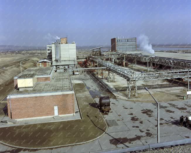 Ipar - A balatonfűzfői Nitrokémia Gyár