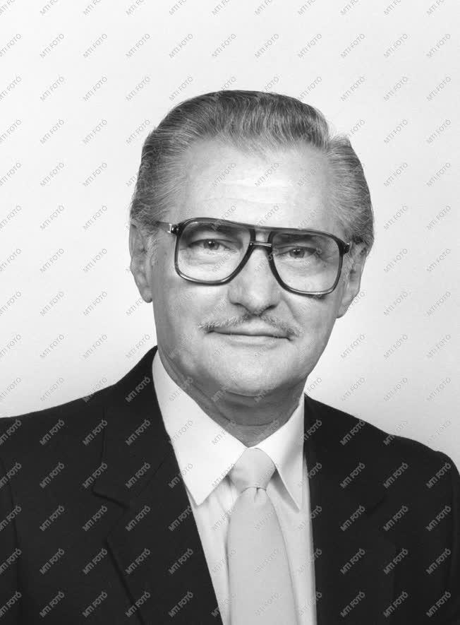 1985-ös Kossuth-díjasok - Agárdi Gábor