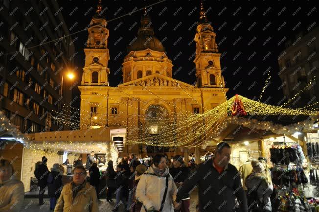 Ünnep - Budapest - Advent a Bazilikánál 