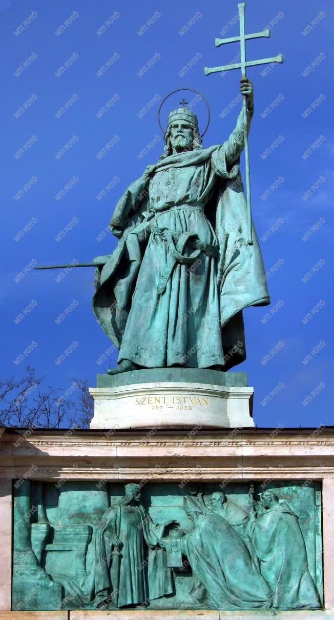 Köztéri szobor - Budapest - Szent István
