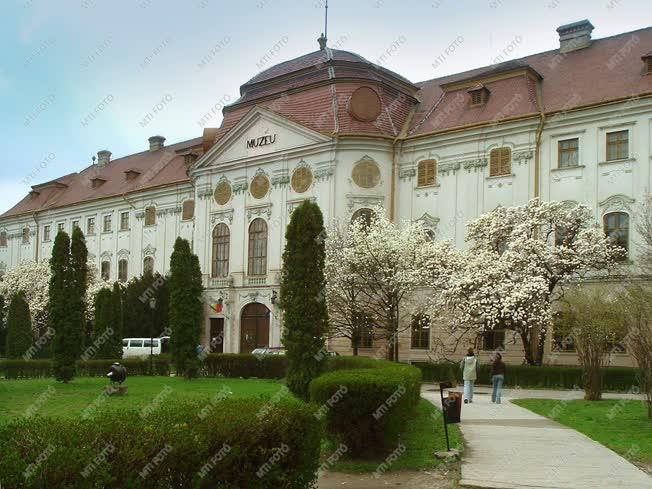 Erdély - A nagyváradi püspöki palota