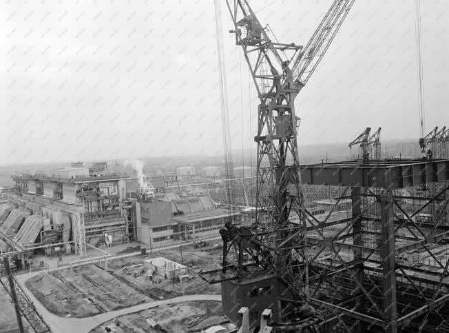 Ipar - Építkezés a Dunamenti Hőerőműben