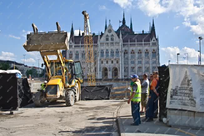 Felújítás - Budapest - A Kossuth Lajos tér rekonstrukciója