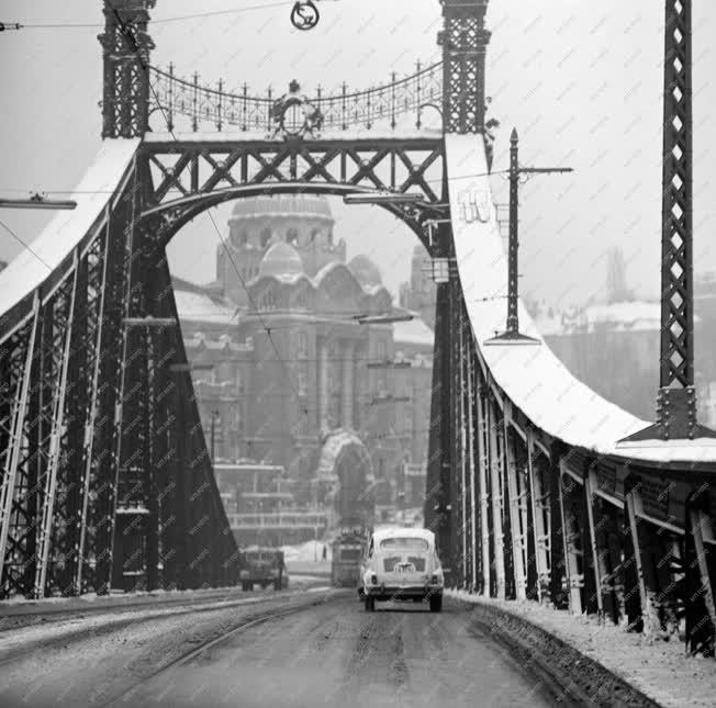 Időjárás - A Szabadság híd télen