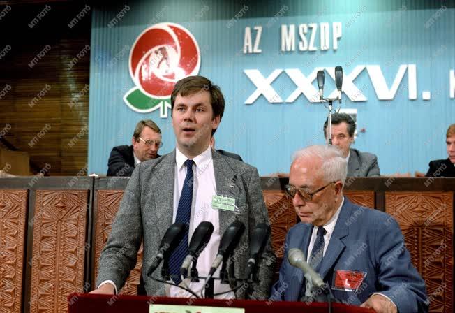 Belpolitika - A Szociáldemokrata Párt kongresszusa