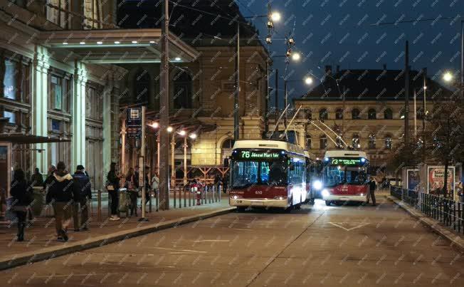 Közlekedés - Budapest - Trolibusz