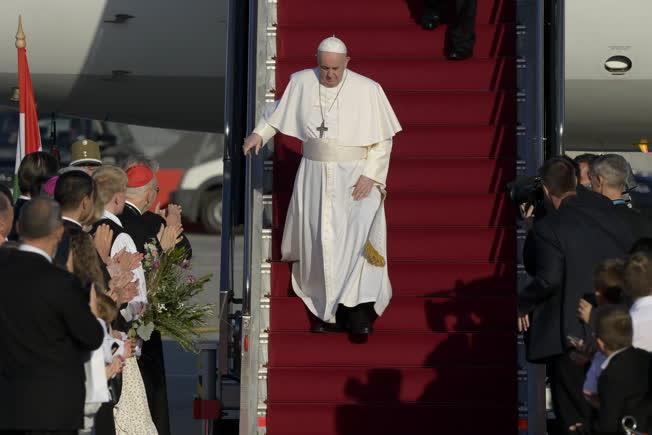 NEK - Budapestre érkezett Ferenc pápa