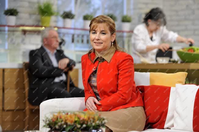 A Családbarát című tévéműsor vendége Herczegh Anita  
