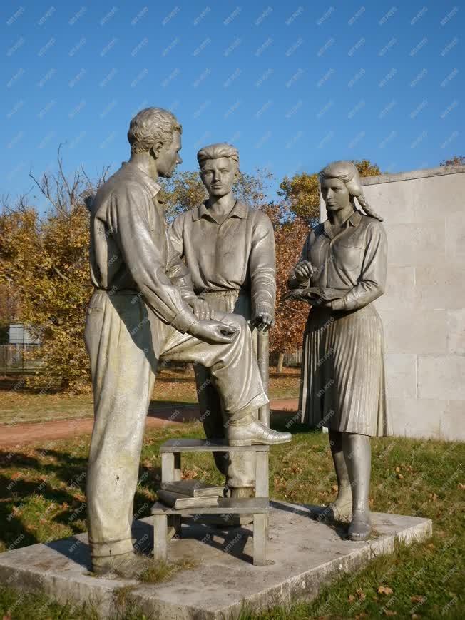 Budapest - Puskás Ferenc Stadion - Szoborpark