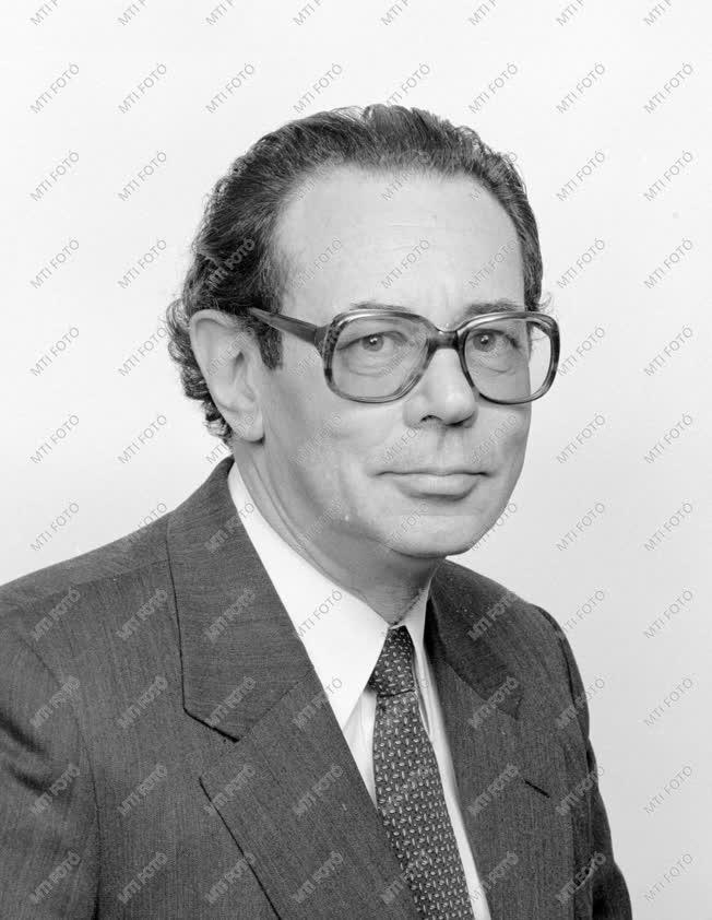 Díj - 1983. évi Állami Díjasok - Kornai János akadémikus