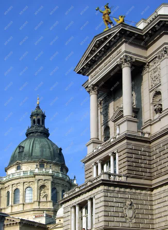 Városkép - Budapest - Műemlék épületek a belvárosban
