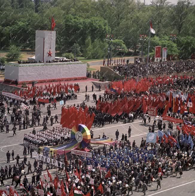 Ünnep - Belpolitika - Május elseje a fővárosban  