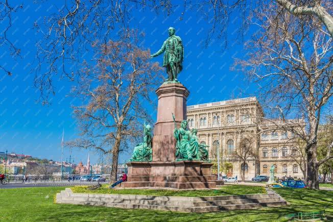 Városkép - Budapest - Széchenyi István-szobor