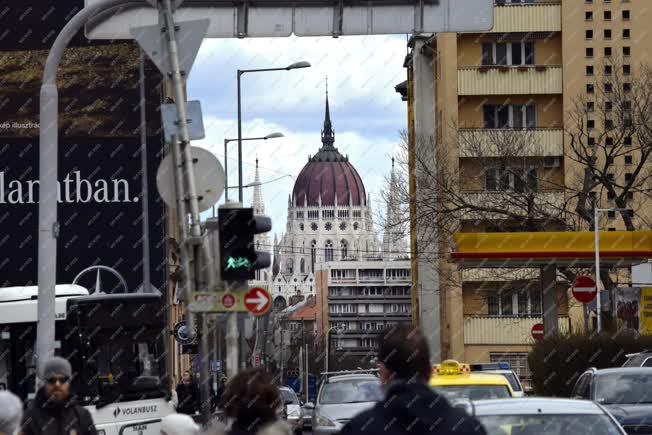 Városkép - Budapest - A Parlament kupolája