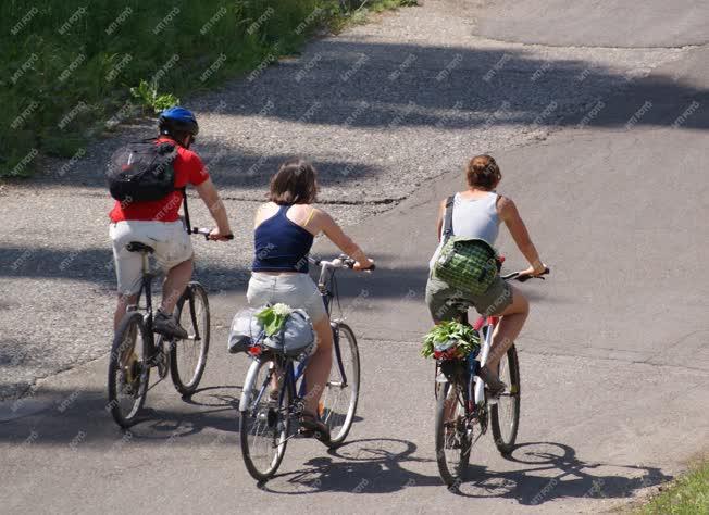 Idegenforgalom - Visegrád - Kerékpáros turisták