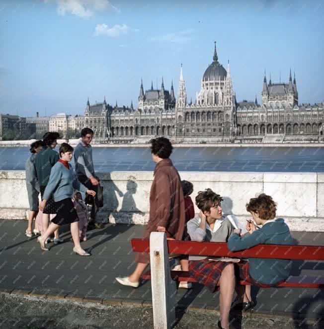 Városkép - Életkép - Budapest