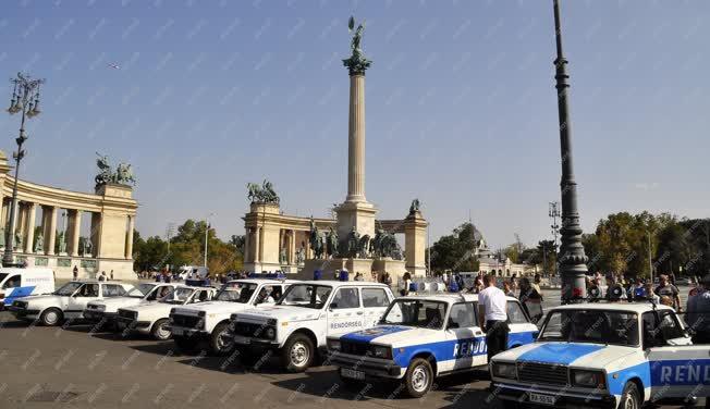 Évforduló - Rendőrségi autós felvonulás a BRFK fennállásának 140. évfordulóján