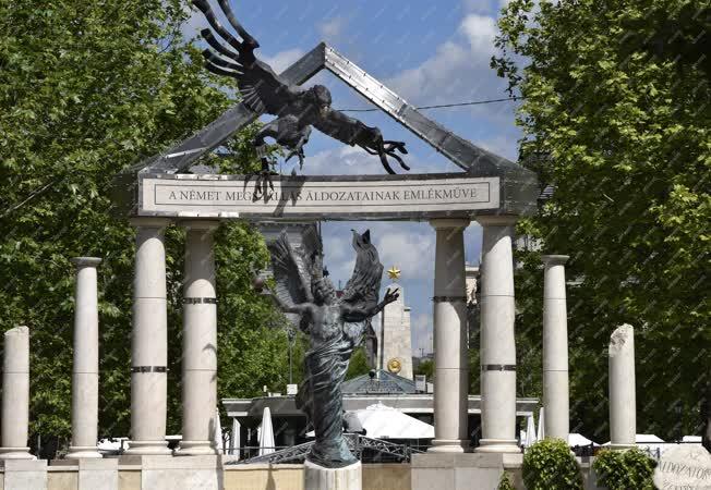 Városkép - Budapest - A német megszállás áldozatainak emlékműve